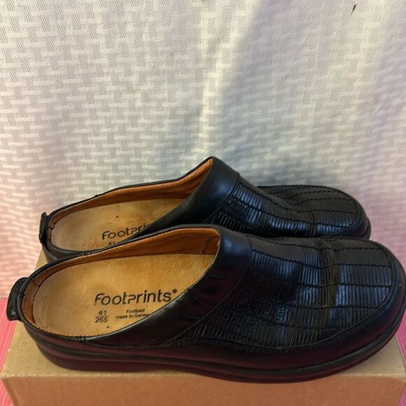 FootPrints Birkenstocks Black Tooled Animal Print Loafers size 41 USA 11 - Picture 7 of 8